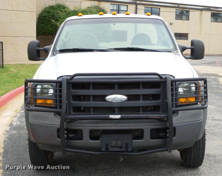 image for item DB4566 2005 Ford F550 XL truck cab and chassis