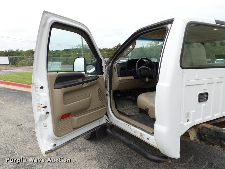 image for item DB4566 2005 Ford F550 XL truck cab and chassis