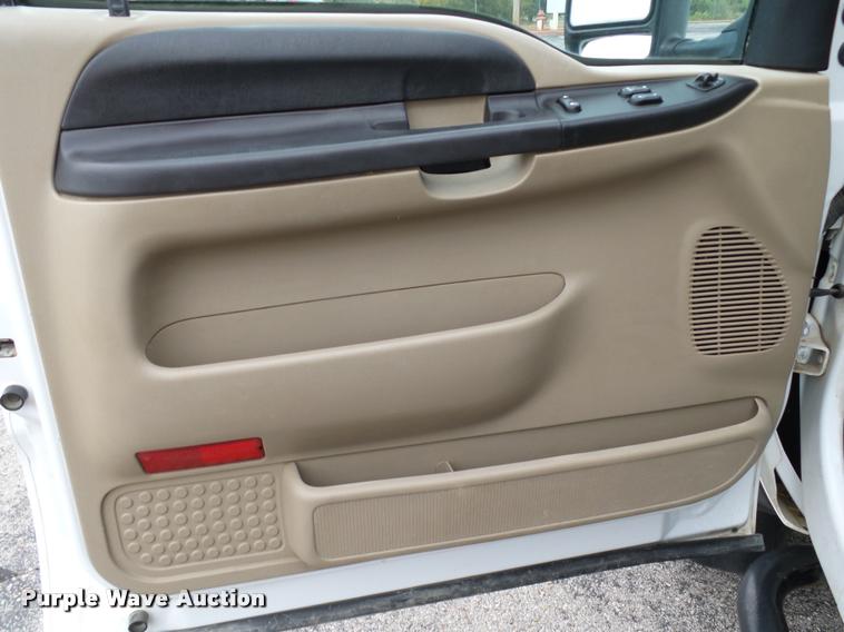 image for item DB4566 2005 Ford F550 XL truck cab and chassis