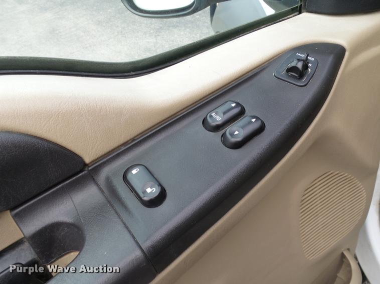 image for item DB4566 2005 Ford F550 XL truck cab and chassis