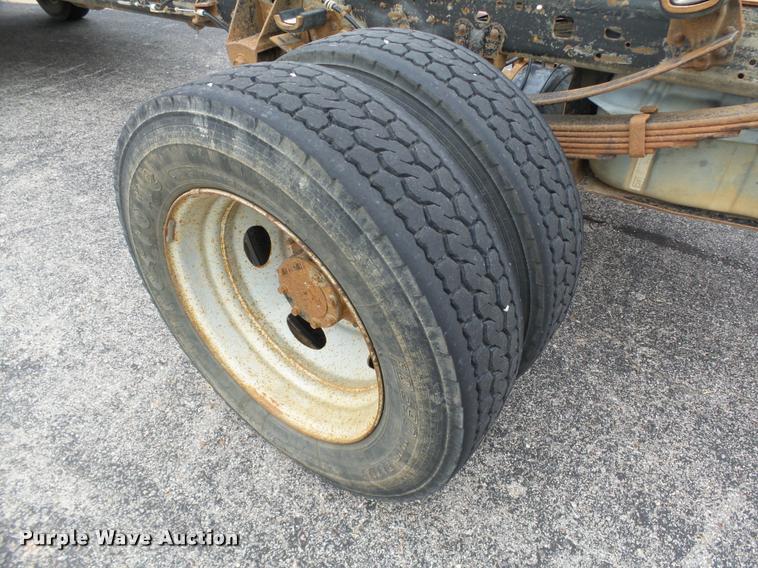 image for item DB4566 2005 Ford F550 XL truck cab and chassis