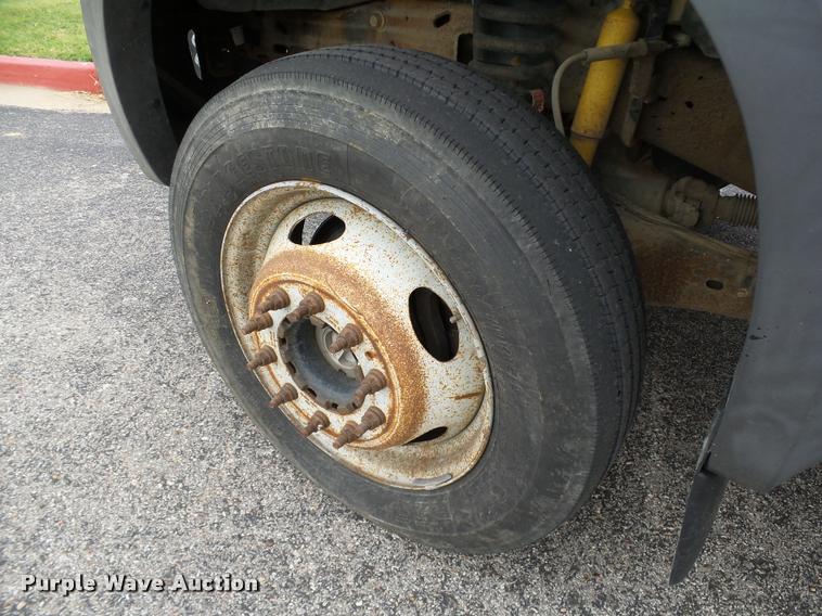image for item DB4566 2005 Ford F550 XL truck cab and chassis