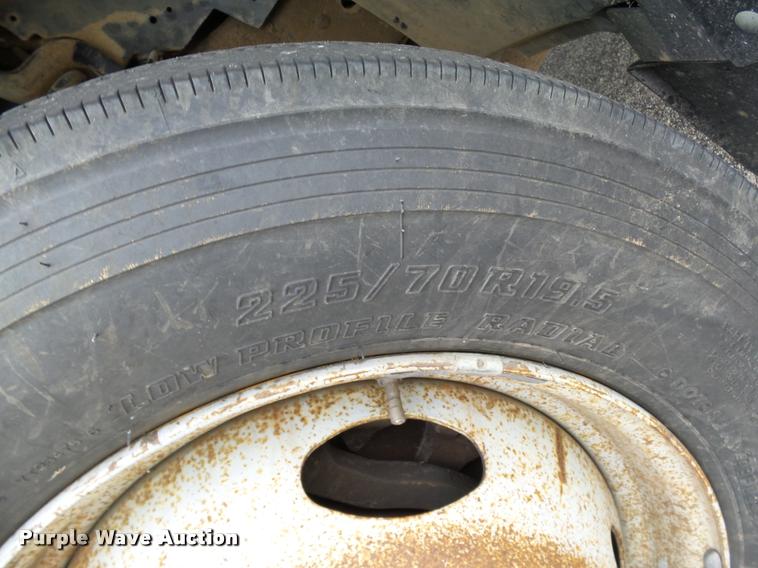 image for item DB4566 2005 Ford F550 XL truck cab and chassis