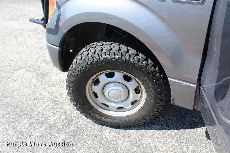 image for item K1924 2010 Ford F150 XL SuperCab pickup truck