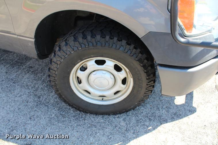 image for item K1924 2010 Ford F150 XL SuperCab pickup truck