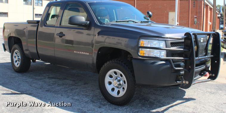 image for item K1925 2011 Chevrolet Silverado 1500 Ext. Cab pickup truck