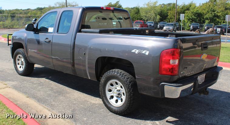 image for item K1925 2011 Chevrolet Silverado 1500 Ext. Cab pickup truck