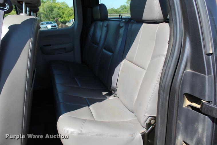 image for item K1925 2011 Chevrolet Silverado 1500 Ext. Cab pickup truck