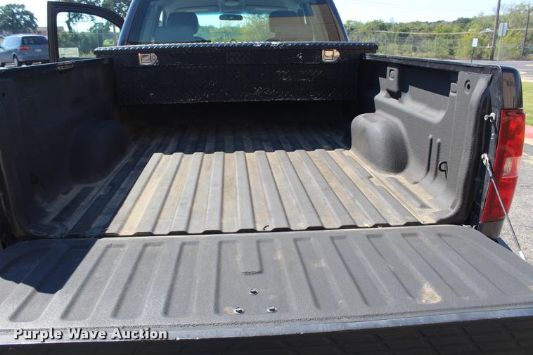 image for item K1925 2011 Chevrolet Silverado 1500 Ext. Cab pickup truck