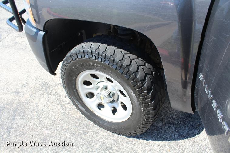 image for item K1925 2011 Chevrolet Silverado 1500 Ext. Cab pickup truck