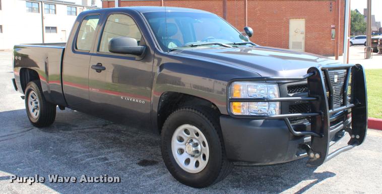 image for item K1929 2011 Chevrolet Silverado 1500 Ext. Cab pickup truck