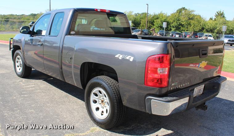 image for item K1929 2011 Chevrolet Silverado 1500 Ext. Cab pickup truck