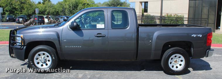 image for item K1929 2011 Chevrolet Silverado 1500 Ext. Cab pickup truck