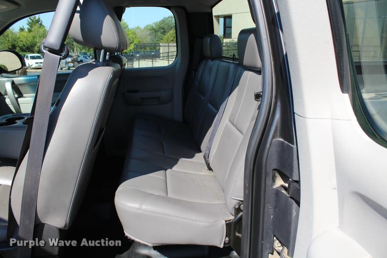 image for item K1929 2011 Chevrolet Silverado 1500 Ext. Cab pickup truck