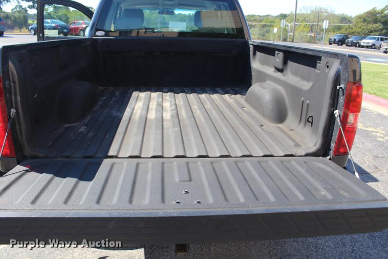 image for item K1929 2011 Chevrolet Silverado 1500 Ext. Cab pickup truck