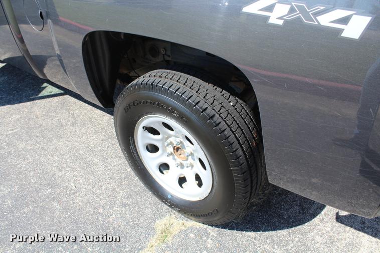 image for item K1929 2011 Chevrolet Silverado 1500 Ext. Cab pickup truck