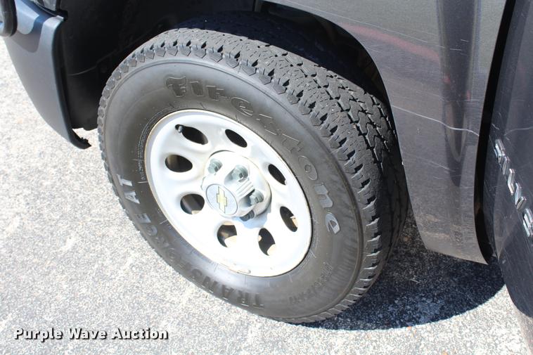 image for item K1929 2011 Chevrolet Silverado 1500 Ext. Cab pickup truck