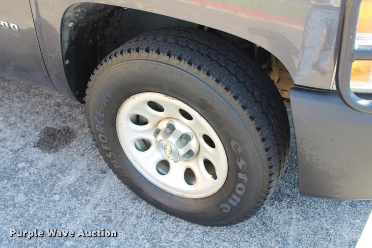 image for item K1929 2011 Chevrolet Silverado 1500 Ext. Cab pickup truck