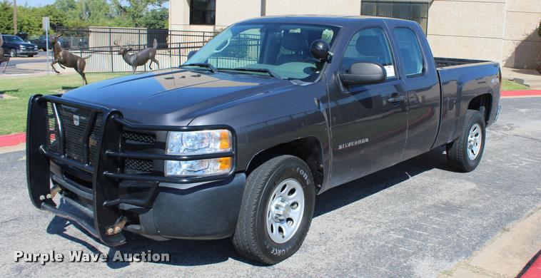 image for item K1932 2011 Chevrolet Silverado 1500 Ext. Cab pickup truck