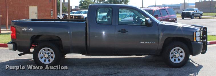 image for item K1932 2011 Chevrolet Silverado 1500 Ext. Cab pickup truck