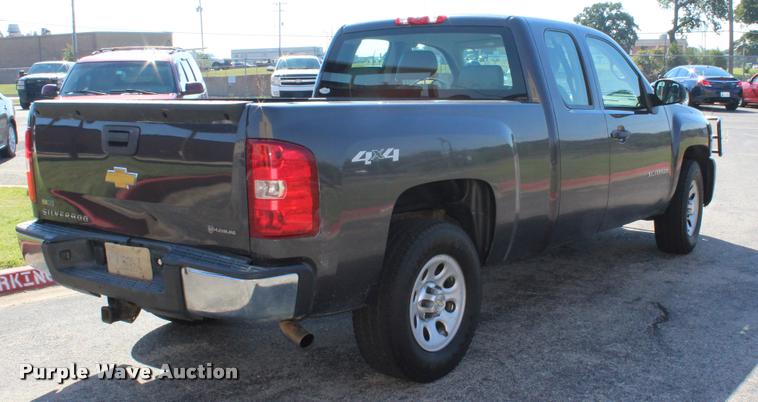 image for item K1932 2011 Chevrolet Silverado 1500 Ext. Cab pickup truck