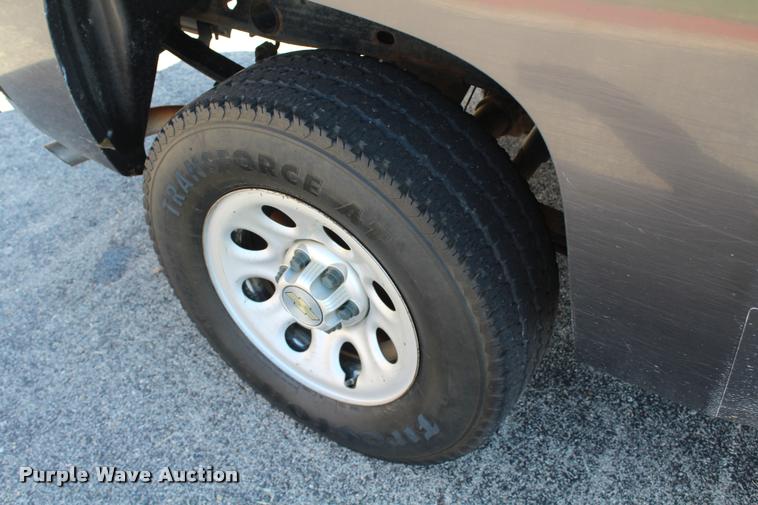 image for item K1932 2011 Chevrolet Silverado 1500 Ext. Cab pickup truck