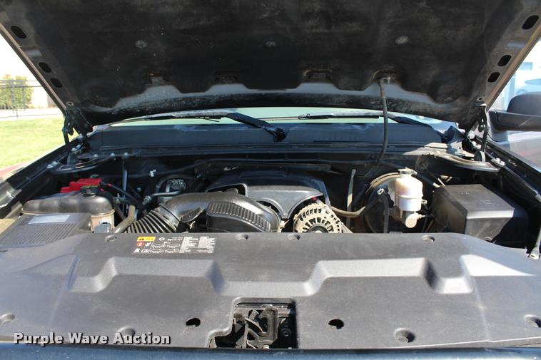 image for item K1932 2011 Chevrolet Silverado 1500 Ext. Cab pickup truck