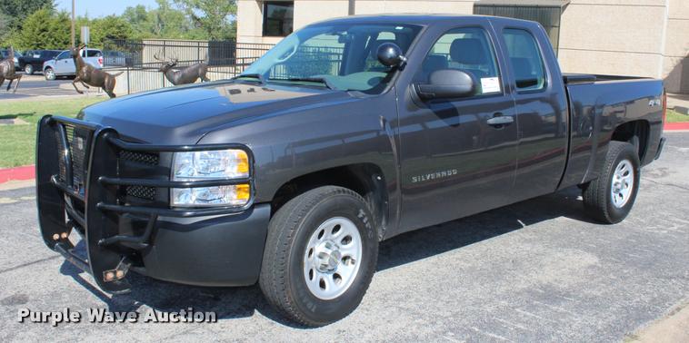 image for item K1934 2011 Chevrolet Silverado 1500 Ext. Cab pickup truck