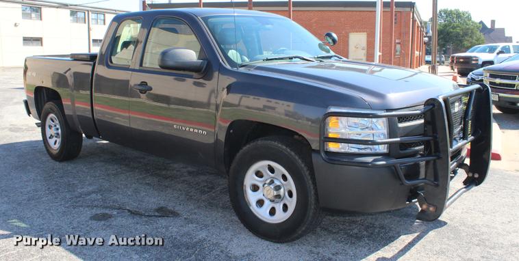 image for item K1934 2011 Chevrolet Silverado 1500 Ext. Cab pickup truck
