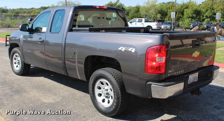 image for item K1934 2011 Chevrolet Silverado 1500 Ext. Cab pickup truck