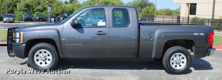 image for item K1934 2011 Chevrolet Silverado 1500 Ext. Cab pickup truck