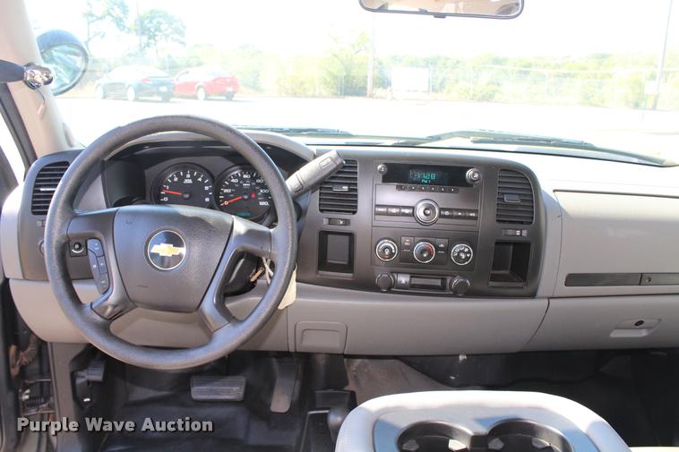 image for item K1934 2011 Chevrolet Silverado 1500 Ext. Cab pickup truck