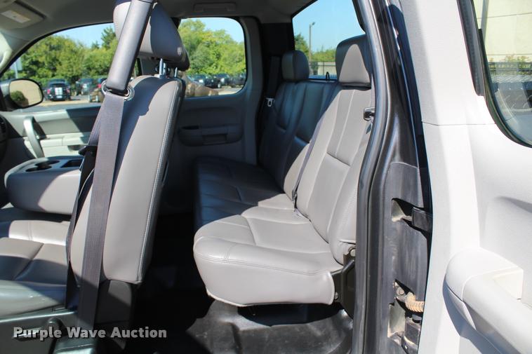image for item K1934 2011 Chevrolet Silverado 1500 Ext. Cab pickup truck