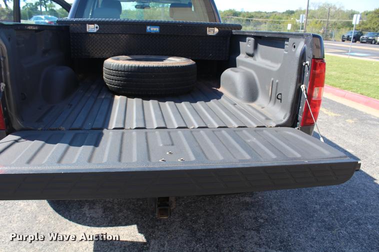 image for item K1934 2011 Chevrolet Silverado 1500 Ext. Cab pickup truck