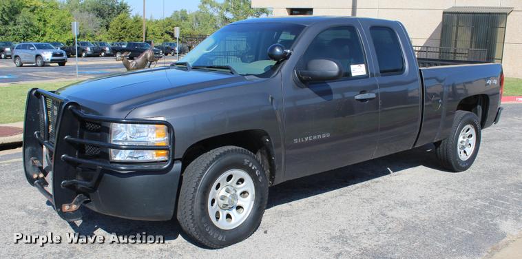 image for item K1937 2011 Chevrolet Silverado 1500 Ext. Cab pickup truck