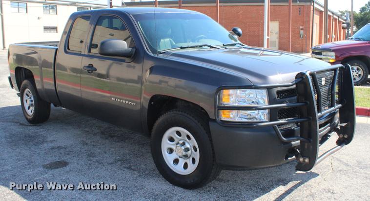 image for item K1937 2011 Chevrolet Silverado 1500 Ext. Cab pickup truck