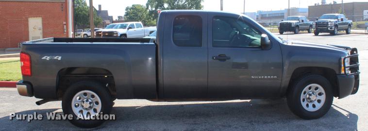 image for item K1937 2011 Chevrolet Silverado 1500 Ext. Cab pickup truck