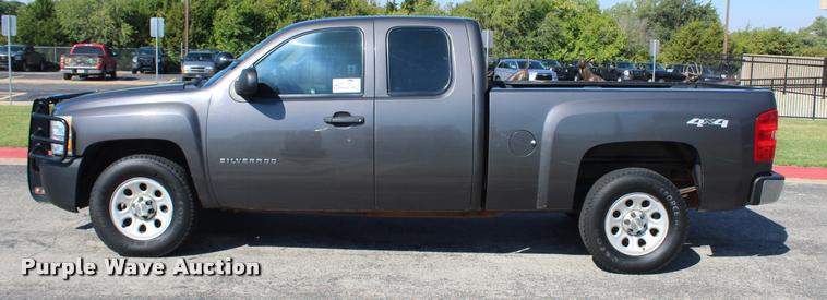 image for item K1937 2011 Chevrolet Silverado 1500 Ext. Cab pickup truck