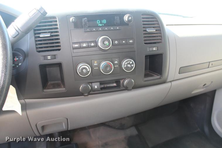 image for item K1937 2011 Chevrolet Silverado 1500 Ext. Cab pickup truck