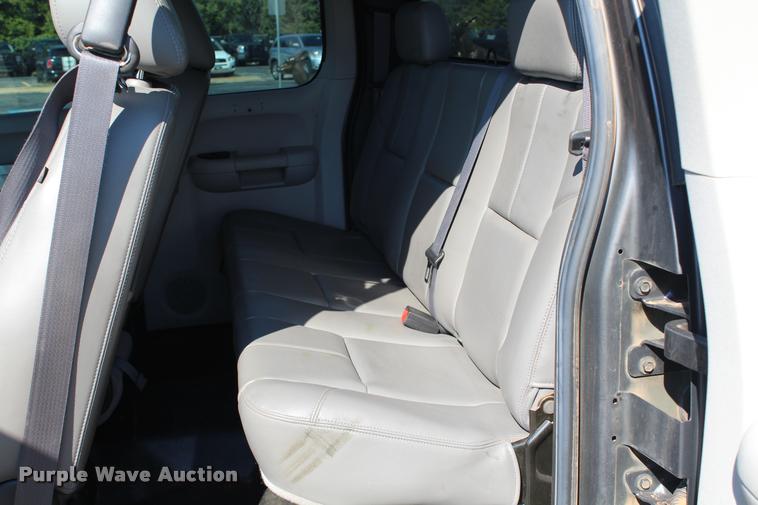 image for item K1937 2011 Chevrolet Silverado 1500 Ext. Cab pickup truck