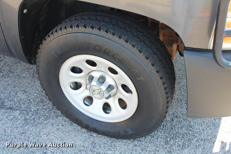 image for item K1937 2011 Chevrolet Silverado 1500 Ext. Cab pickup truck