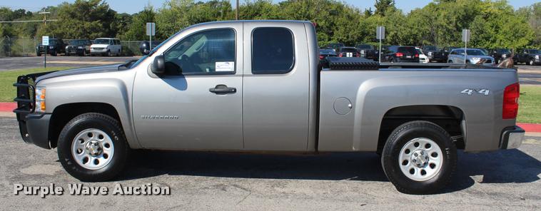 image for item K1938 2012 Chevrolet Silverado 1500 Ext. Cab pickup truck