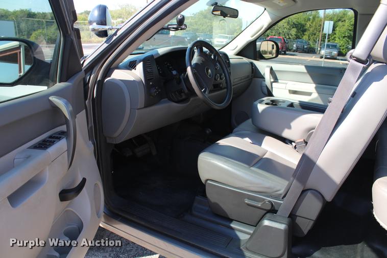 image for item K1938 2012 Chevrolet Silverado 1500 Ext. Cab pickup truck