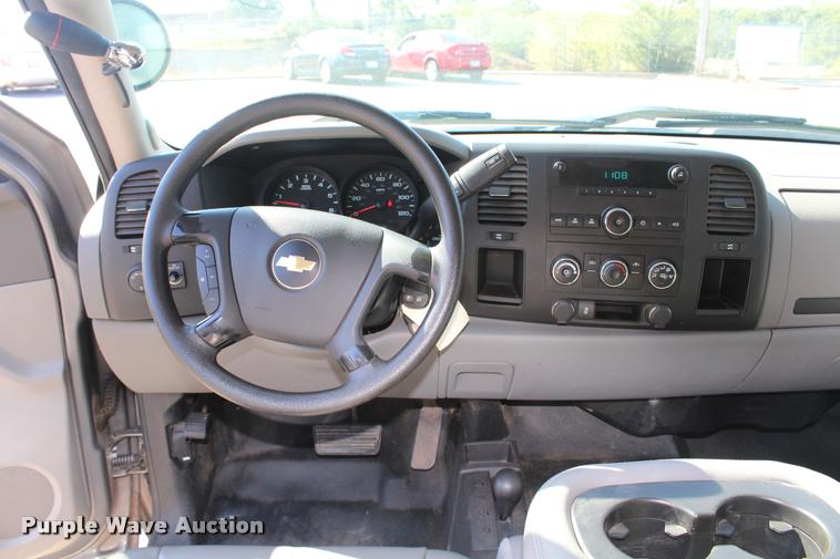 image for item K1938 2012 Chevrolet Silverado 1500 Ext. Cab pickup truck