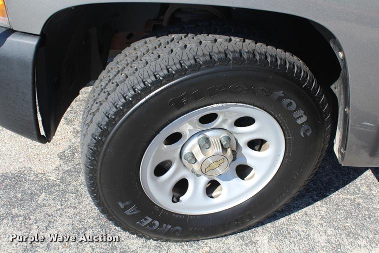 image for item K1938 2012 Chevrolet Silverado 1500 Ext. Cab pickup truck