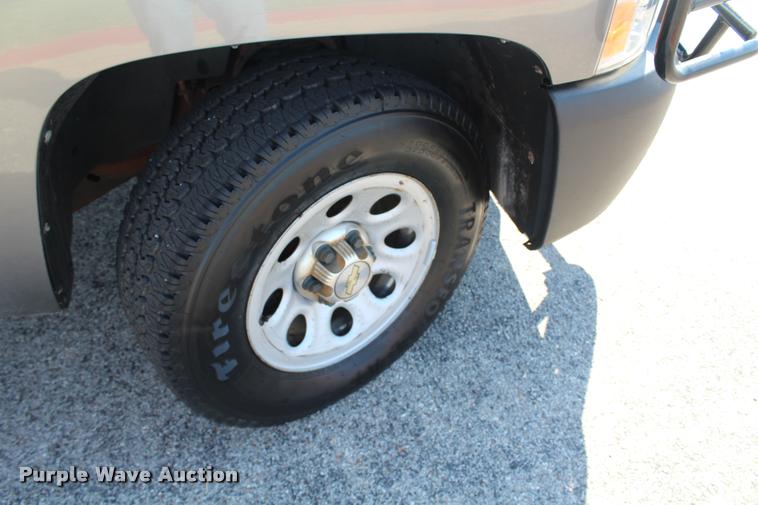 image for item K1938 2012 Chevrolet Silverado 1500 Ext. Cab pickup truck