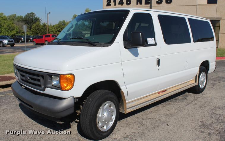 image for item K1939 2007 Ford E150 van