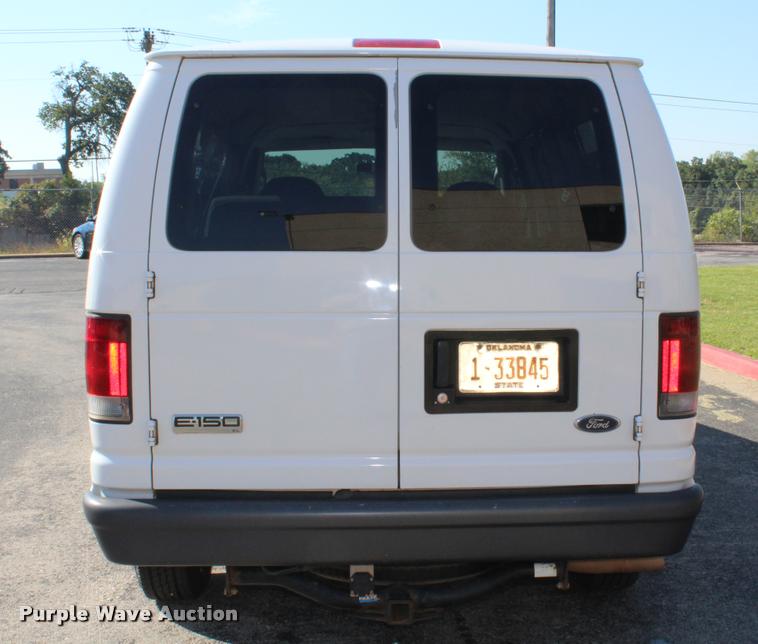 image for item K1939 2007 Ford E150 van