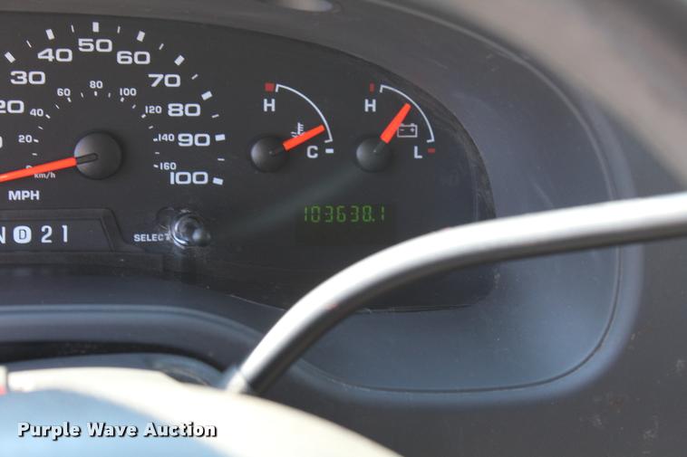 image for item K1939 2007 Ford E150 van