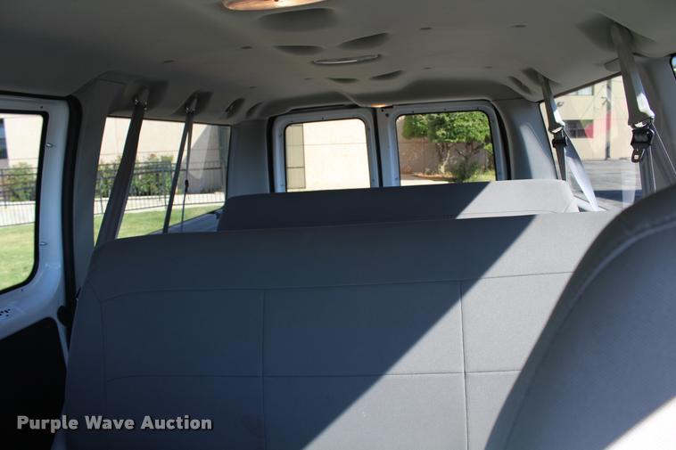 image for item K1939 2007 Ford E150 van